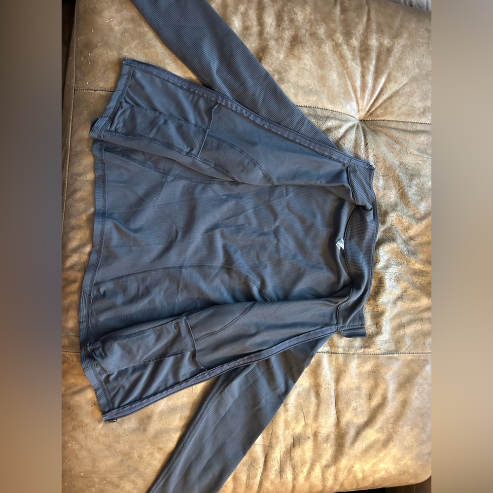 Small athletic training jacket - Picture 2 of 3